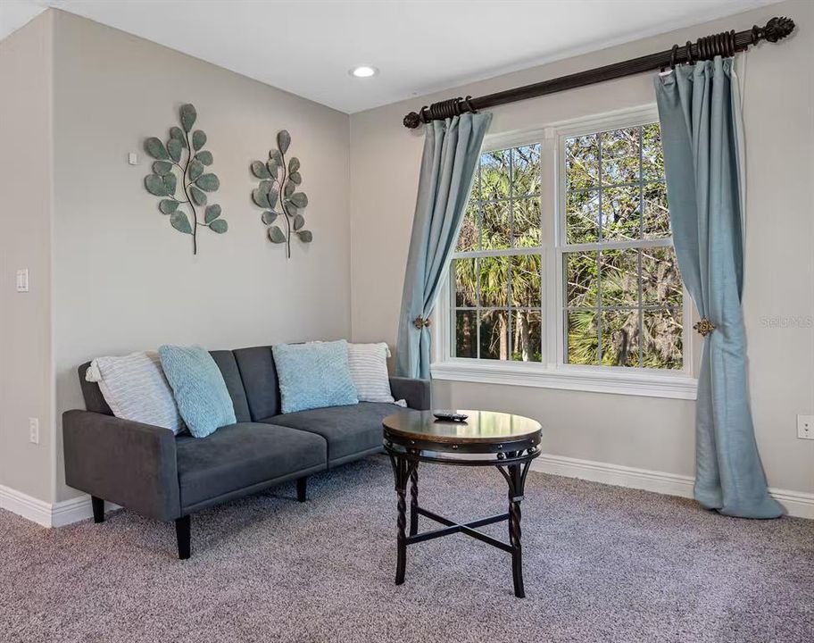 En Venta: $1,050,000 (4 camas, 3 baños, 3692 Pies cuadrados)