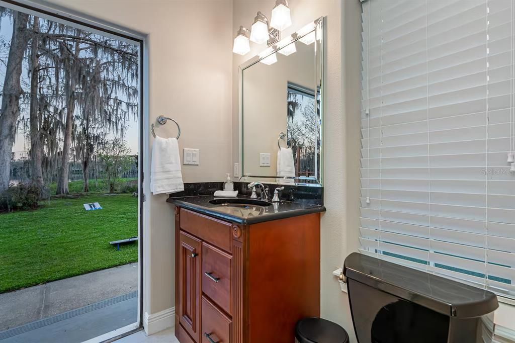 En Venta: $1,050,000 (4 camas, 3 baños, 3692 Pies cuadrados)