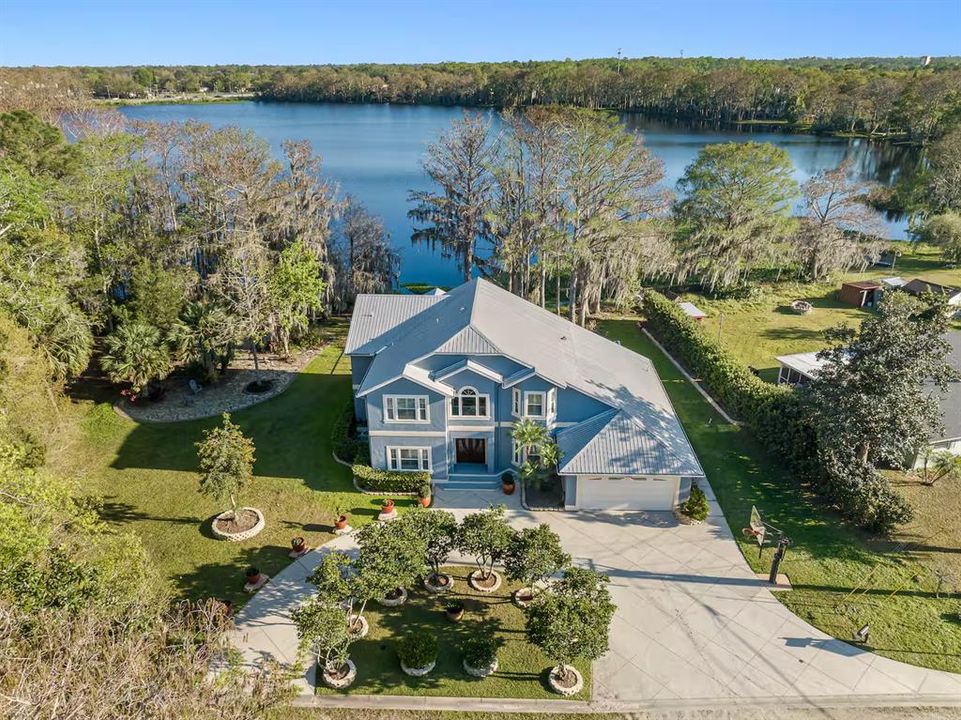 En Venta: $1,050,000 (4 camas, 3 baños, 3692 Pies cuadrados)