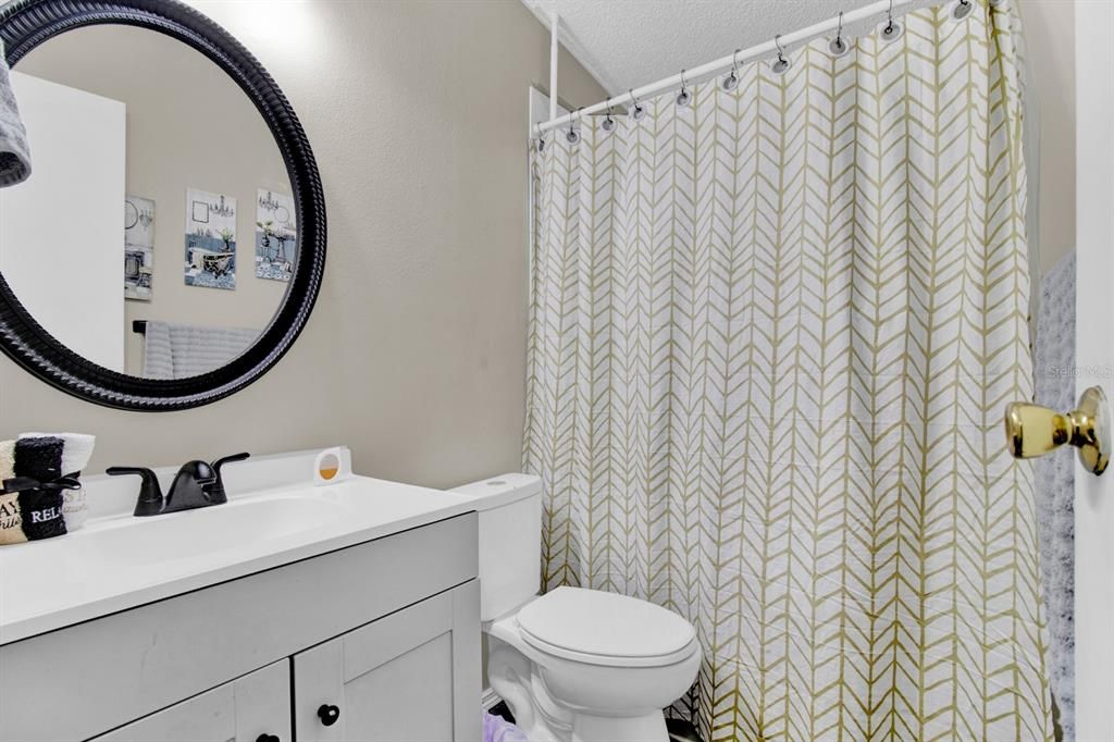 На продажу: $379,999 (3 спален, 2 ванн, 1296 Квадратных фут)