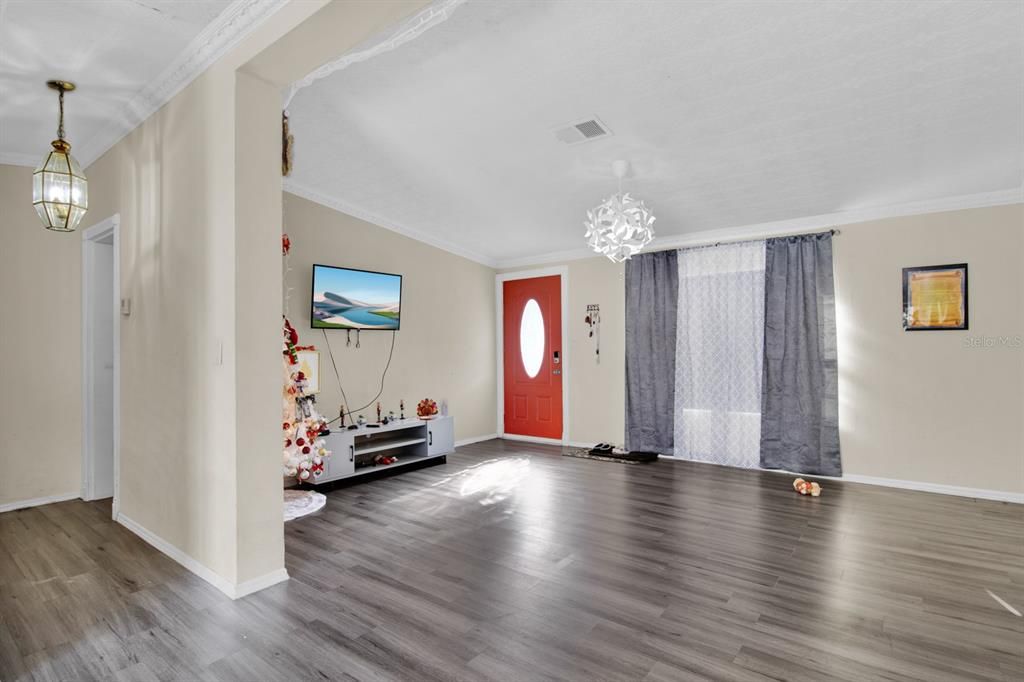 На продажу: $379,999 (3 спален, 2 ванн, 1296 Квадратных фут)