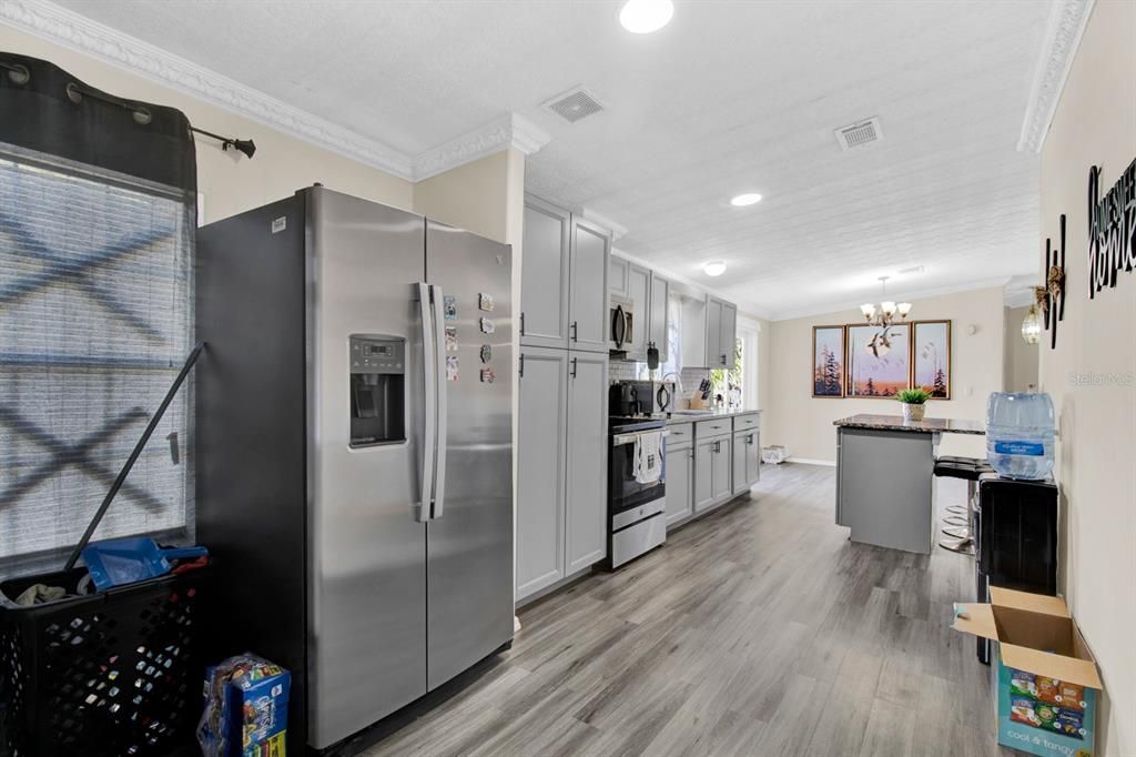 На продажу: $379,999 (3 спален, 2 ванн, 1296 Квадратных фут)