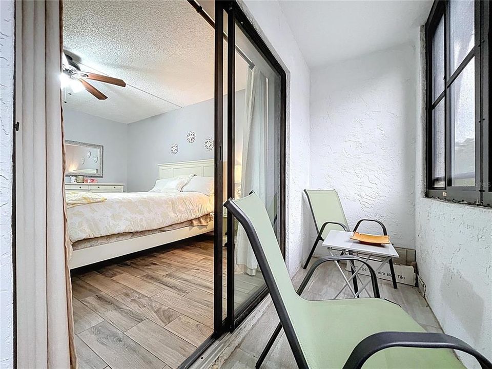 For Sale: $184,000 (2 beds, 2 baths, 955 Square Feet)