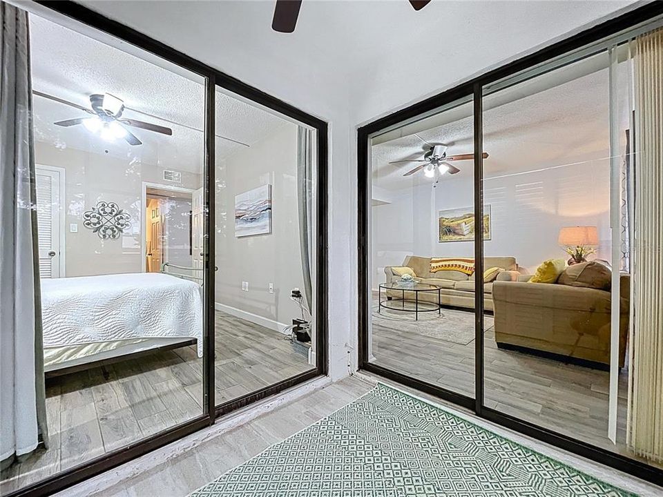 For Sale: $184,000 (2 beds, 2 baths, 955 Square Feet)