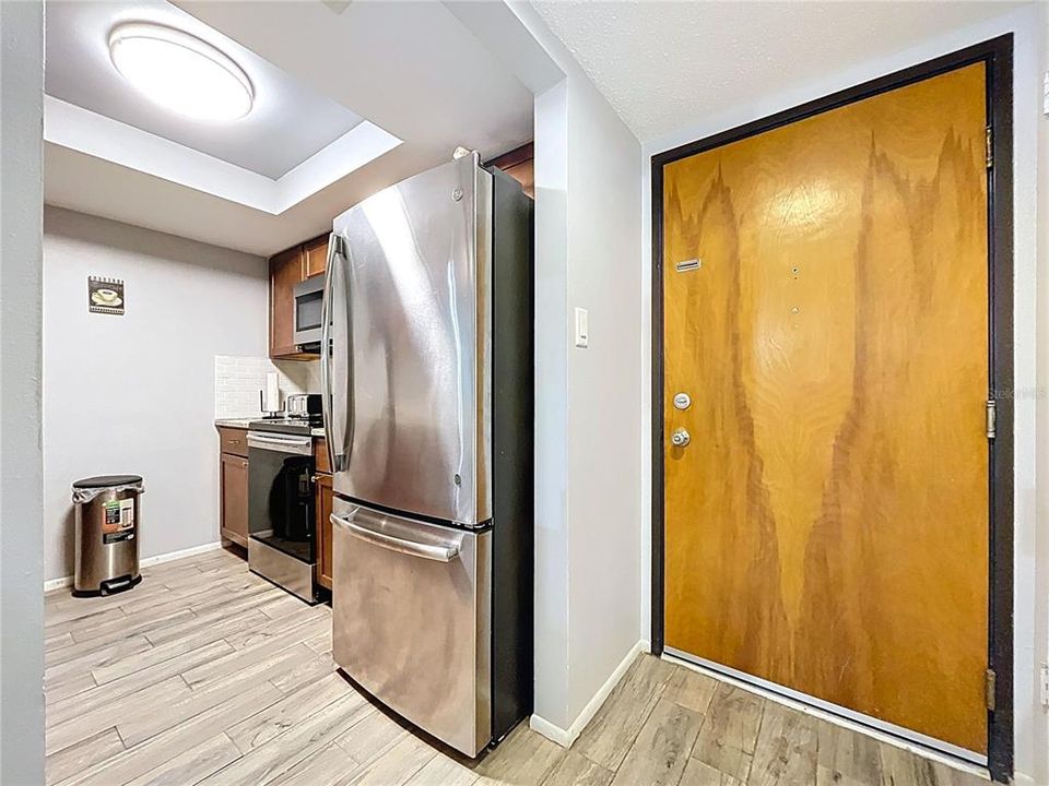 For Sale: $184,000 (2 beds, 2 baths, 955 Square Feet)