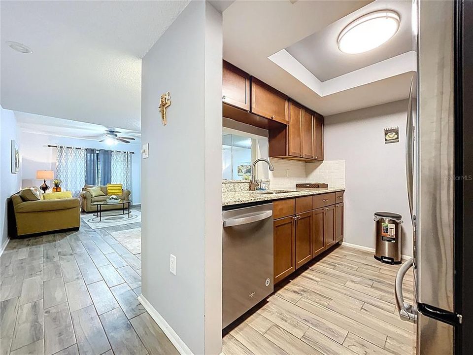 For Sale: $184,000 (2 beds, 2 baths, 955 Square Feet)