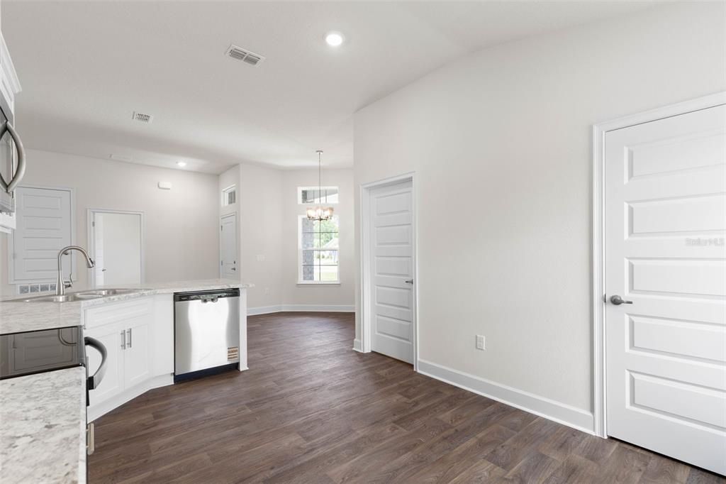 待售: $333,300 (3 贝兹, 2 浴室, 1505 平方英尺)