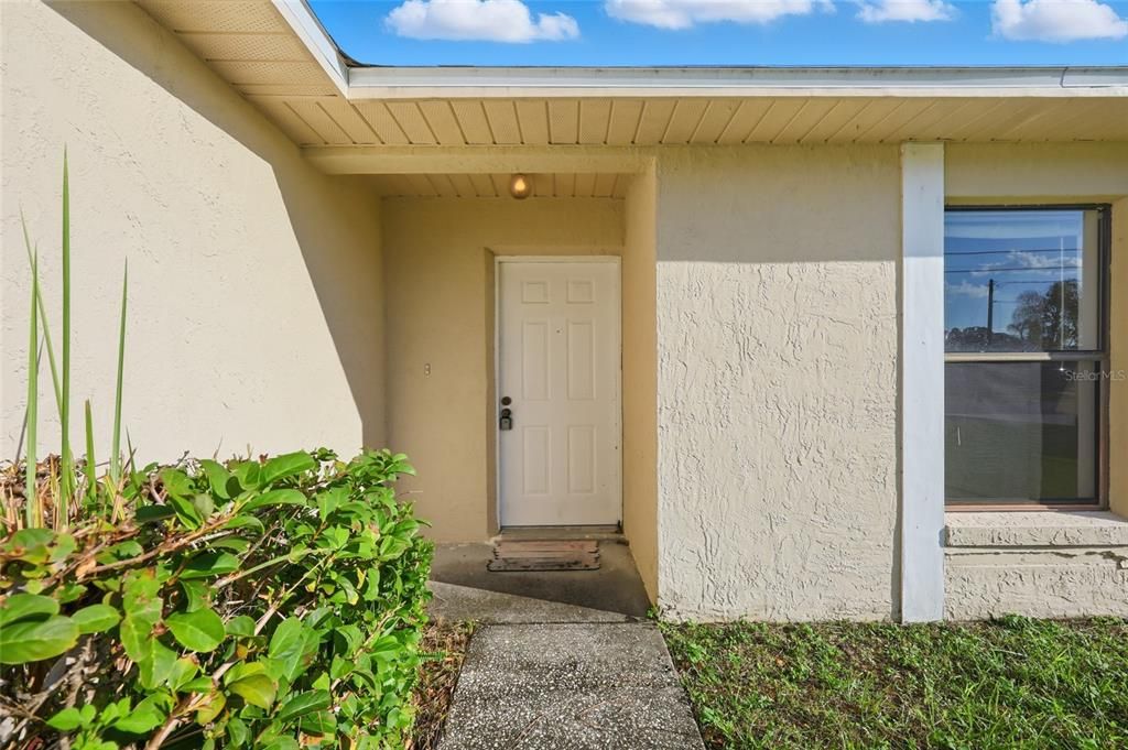 合同活跃: $249,990 (3 贝兹, 2 浴室, 1329 平方英尺)