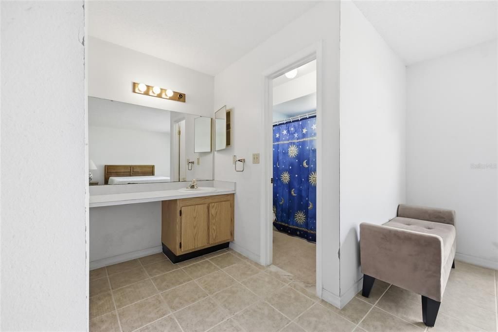 合同活跃: $249,990 (3 贝兹, 2 浴室, 1329 平方英尺)