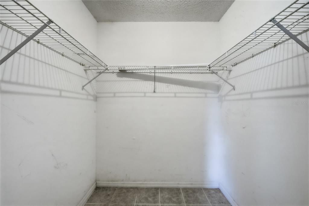 合同活跃: $249,990 (3 贝兹, 2 浴室, 1329 平方英尺)