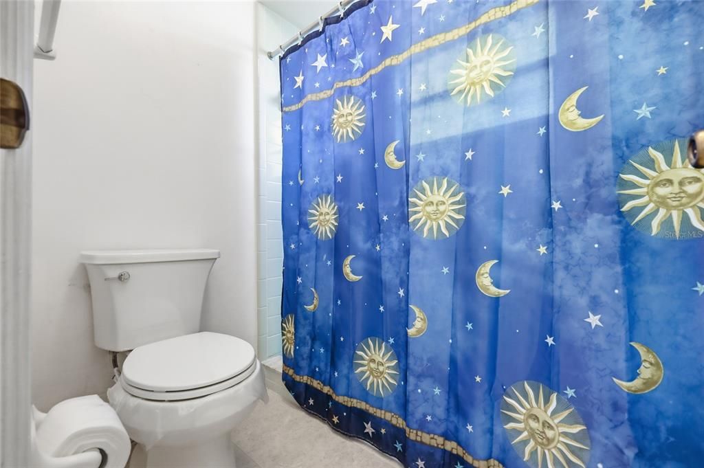 合同活跃: $249,990 (3 贝兹, 2 浴室, 1329 平方英尺)