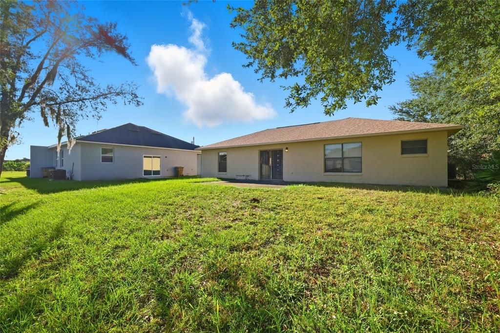 合同活跃: $249,990 (3 贝兹, 2 浴室, 1329 平方英尺)