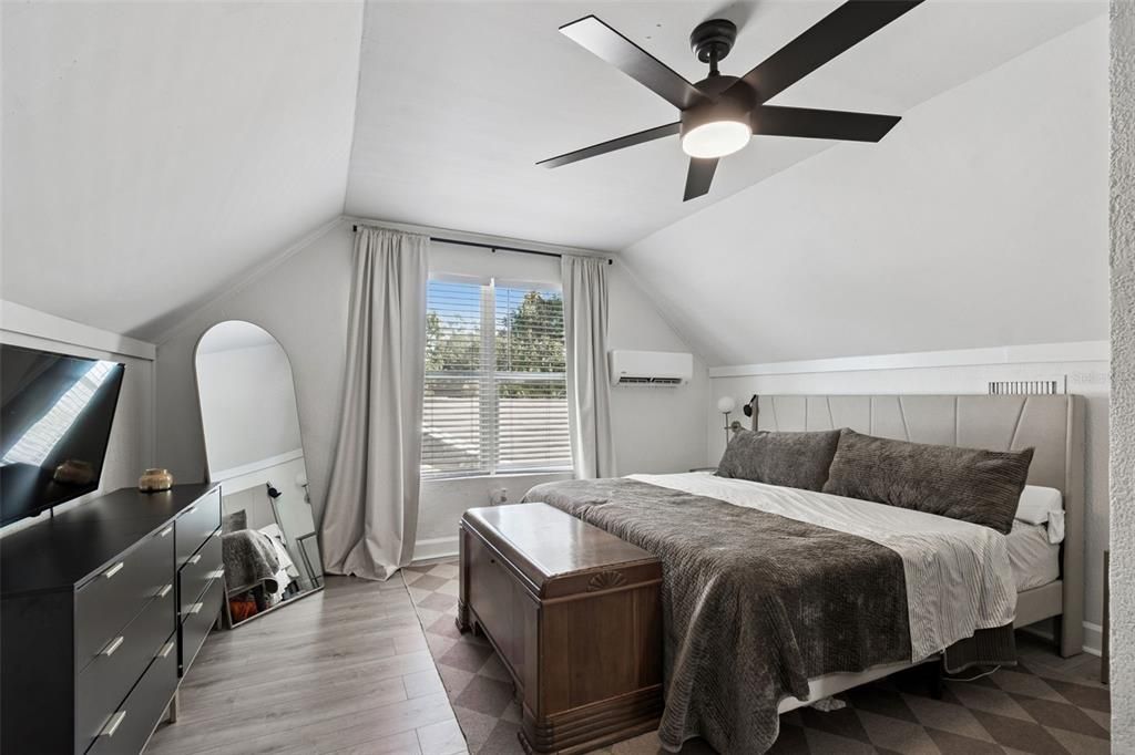 For Sale: $637,500 (4 beds, 2 baths, 1676 Square Feet)