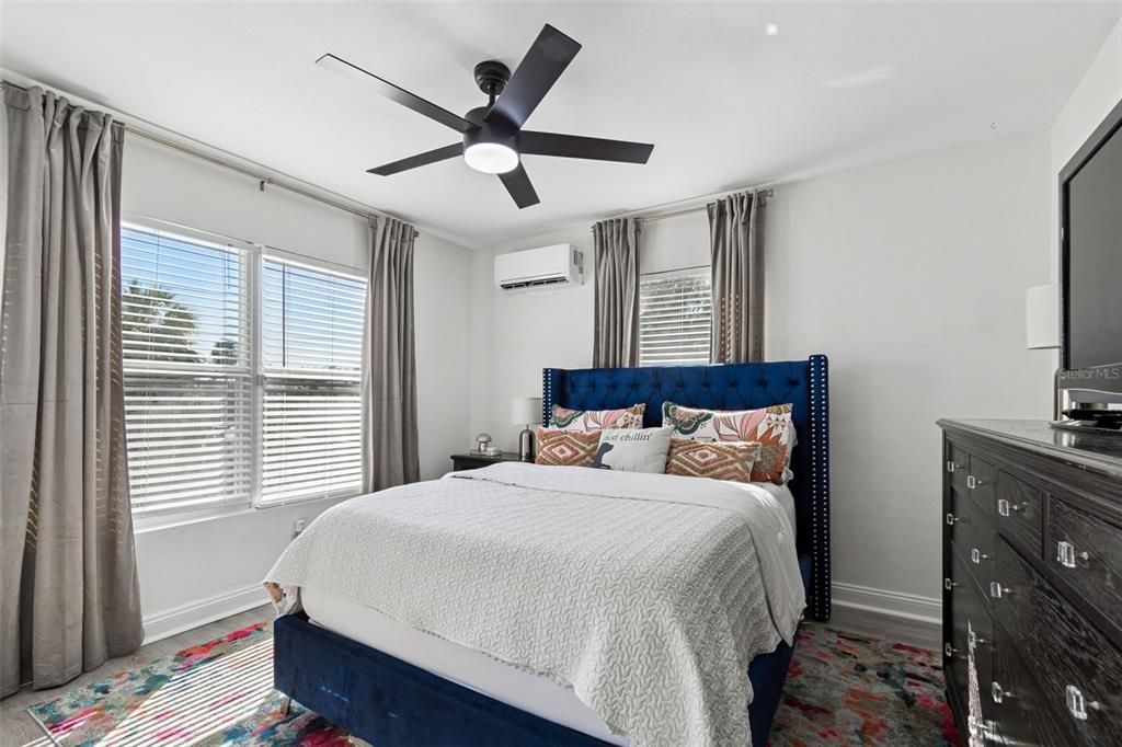 For Sale: $637,500 (4 beds, 2 baths, 1676 Square Feet)