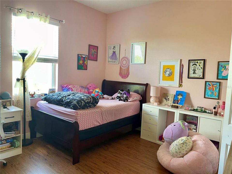 出租: $3,200 (4 贝兹, 2 浴室, 2431 平方英尺)