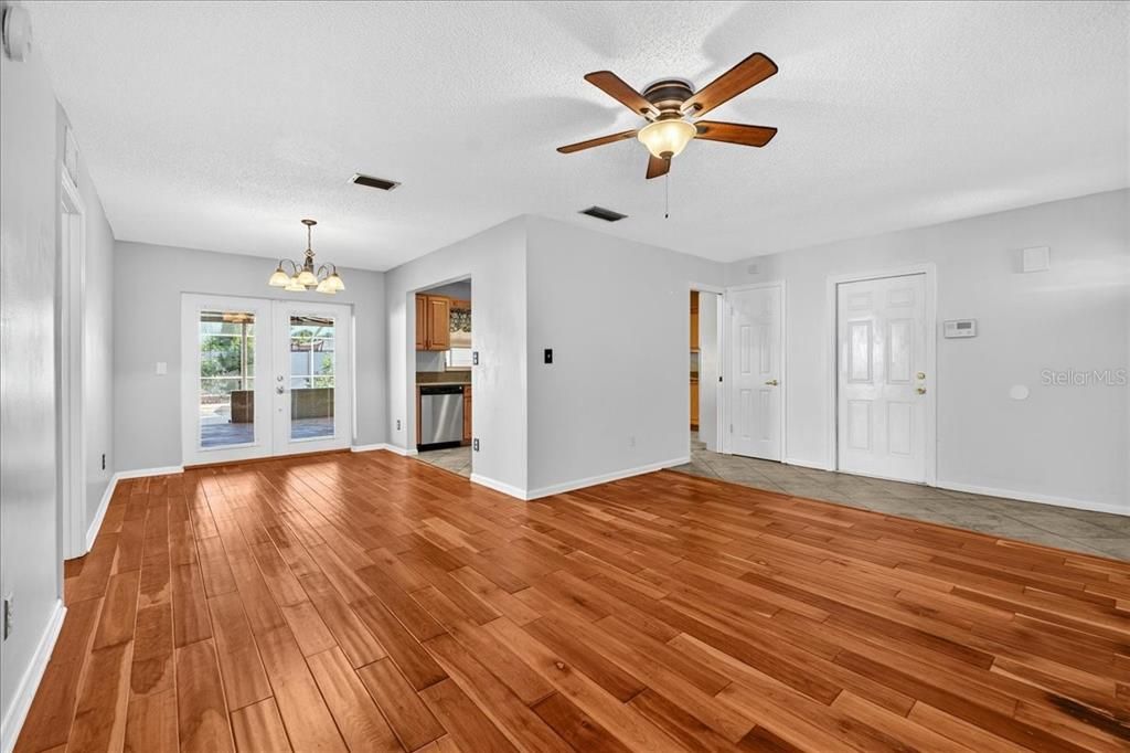 Active With Contract: $399,000 (3 beds, 2 baths, 1450 Square Feet)