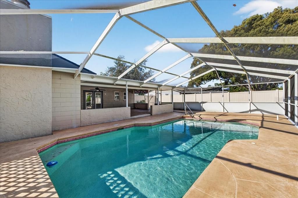 Active With Contract: $399,000 (3 beds, 2 baths, 1450 Square Feet)