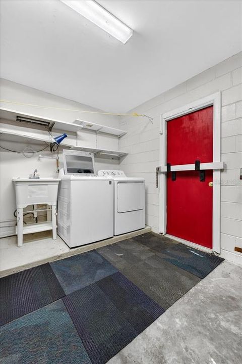 Active With Contract: $399,000 (3 beds, 2 baths, 1450 Square Feet)