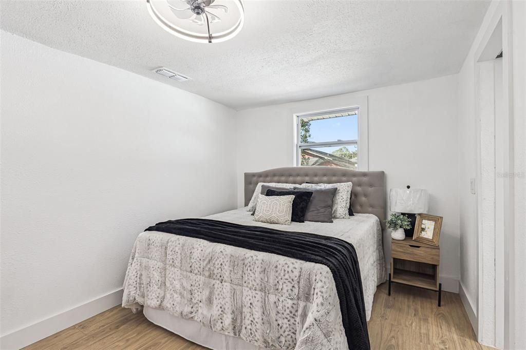 For Sale: $355,000 (4 beds, 2 baths, 1264 Square Feet)