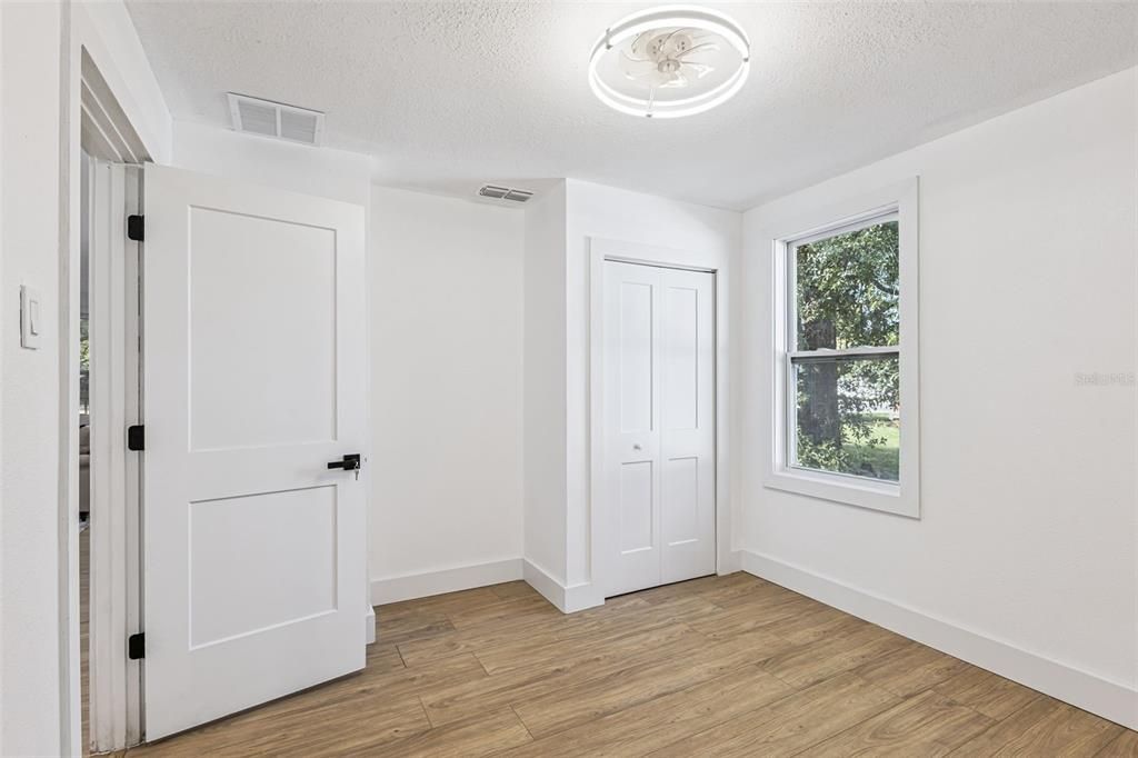 For Sale: $355,000 (4 beds, 2 baths, 1264 Square Feet)