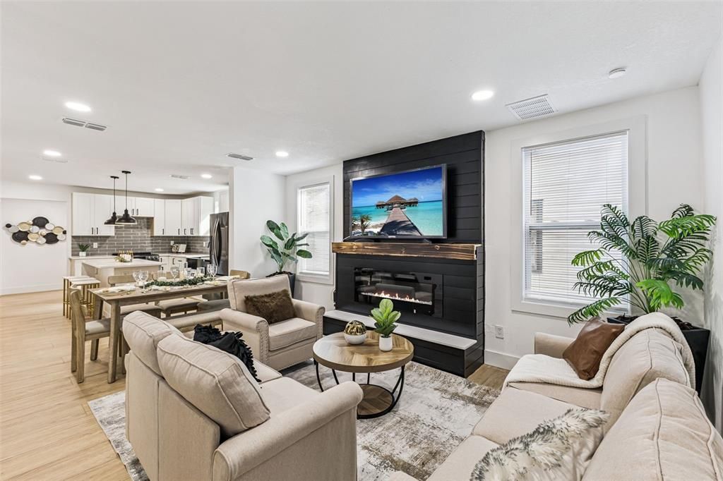 For Sale: $355,000 (4 beds, 2 baths, 1264 Square Feet)