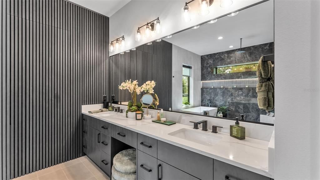 For Sale: $2,192,000 (5 beds, 4 baths, 4436 Square Feet)