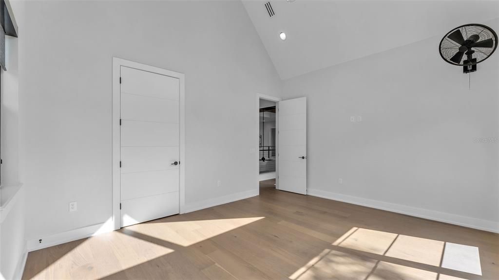 For Sale: $2,192,000 (5 beds, 4 baths, 4436 Square Feet)