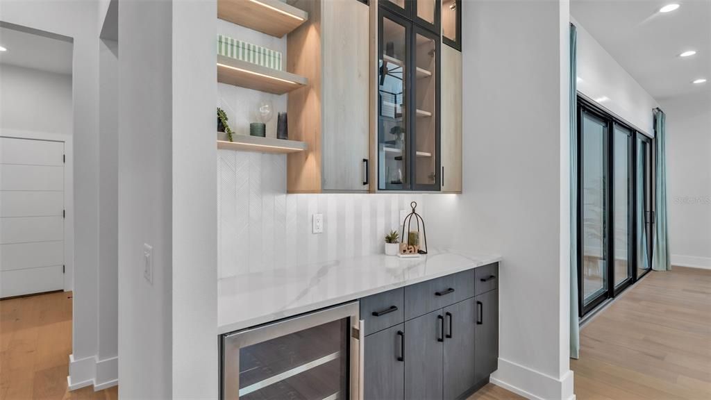 For Sale: $2,192,000 (5 beds, 4 baths, 4436 Square Feet)