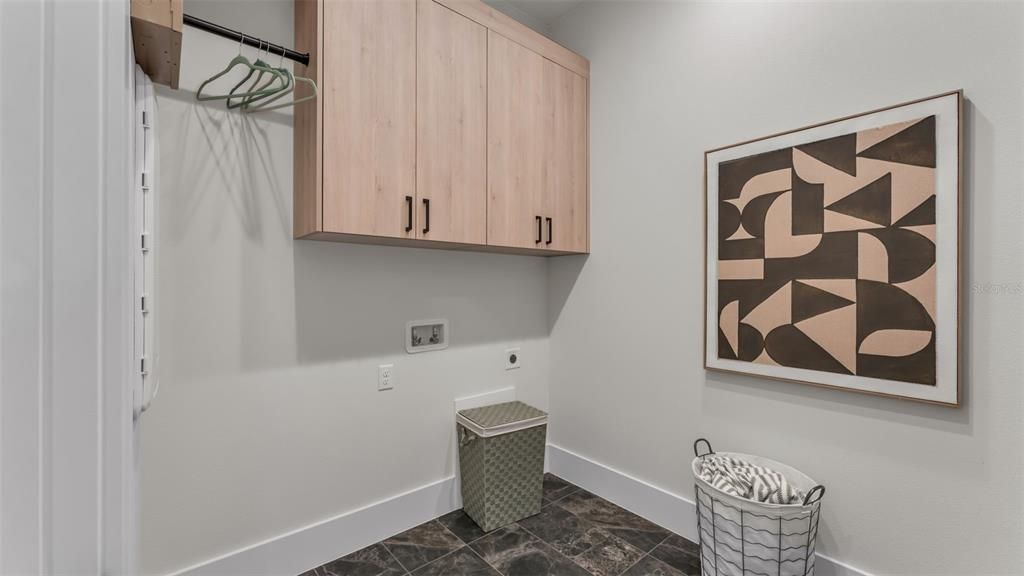 For Sale: $2,192,000 (5 beds, 4 baths, 4436 Square Feet)