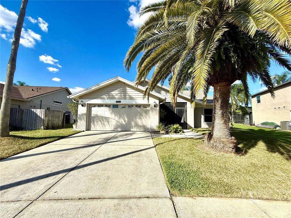 Recently Rented: $3,200 (4 beds, 2 baths, 1606 Square Feet)