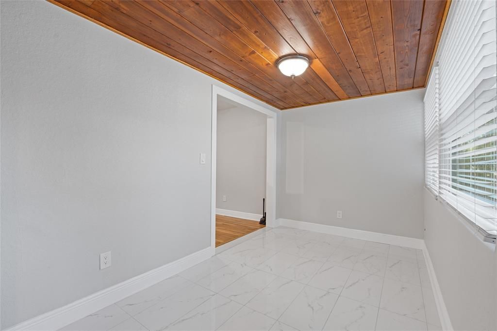 Active With Contract: $459,900 (2 beds, 2 baths, 1394 Square Feet)