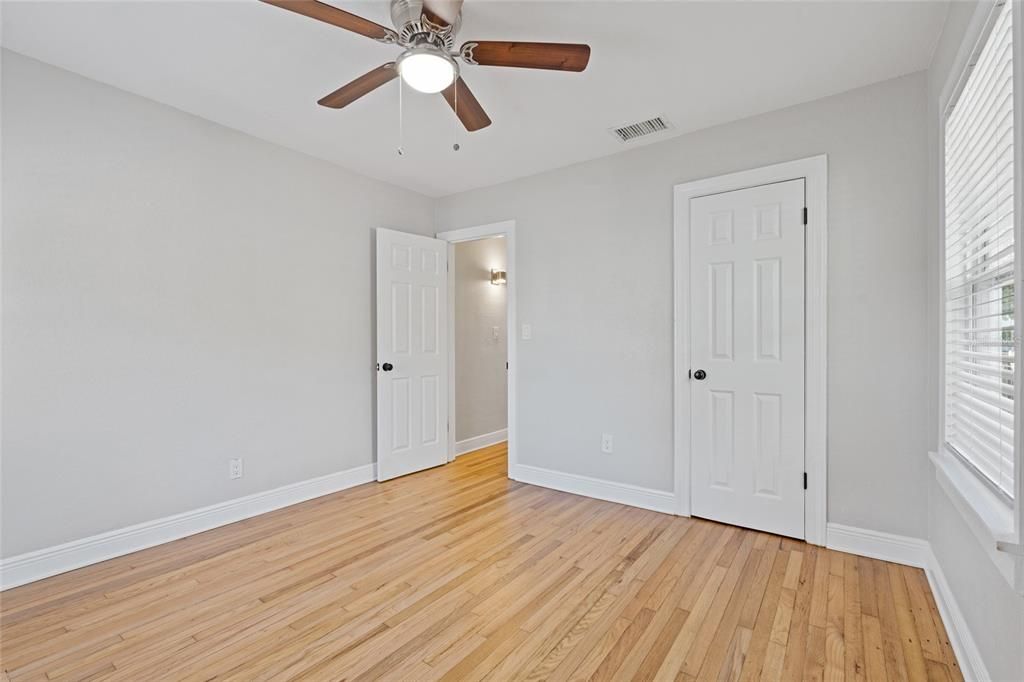 Active With Contract: $459,900 (2 beds, 2 baths, 1394 Square Feet)