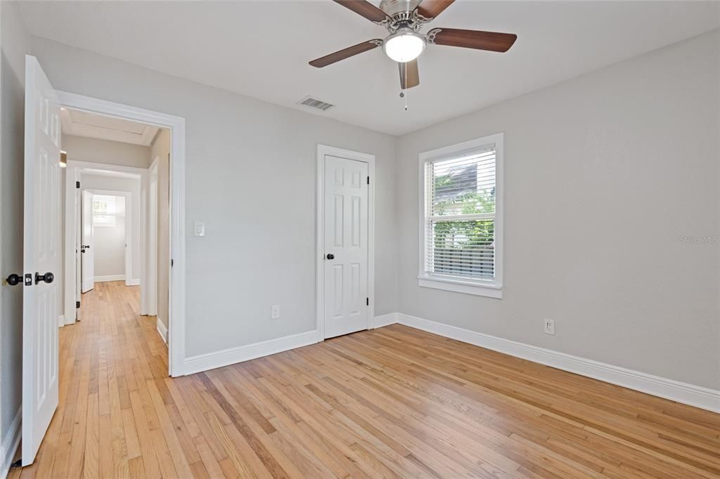 Active With Contract: $459,900 (2 beds, 2 baths, 1394 Square Feet)