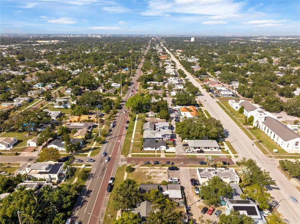 Active With Contract: $459,900 (2 beds, 2 baths, 1394 Square Feet)