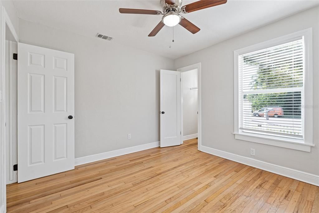 Active With Contract: $459,900 (2 beds, 2 baths, 1394 Square Feet)