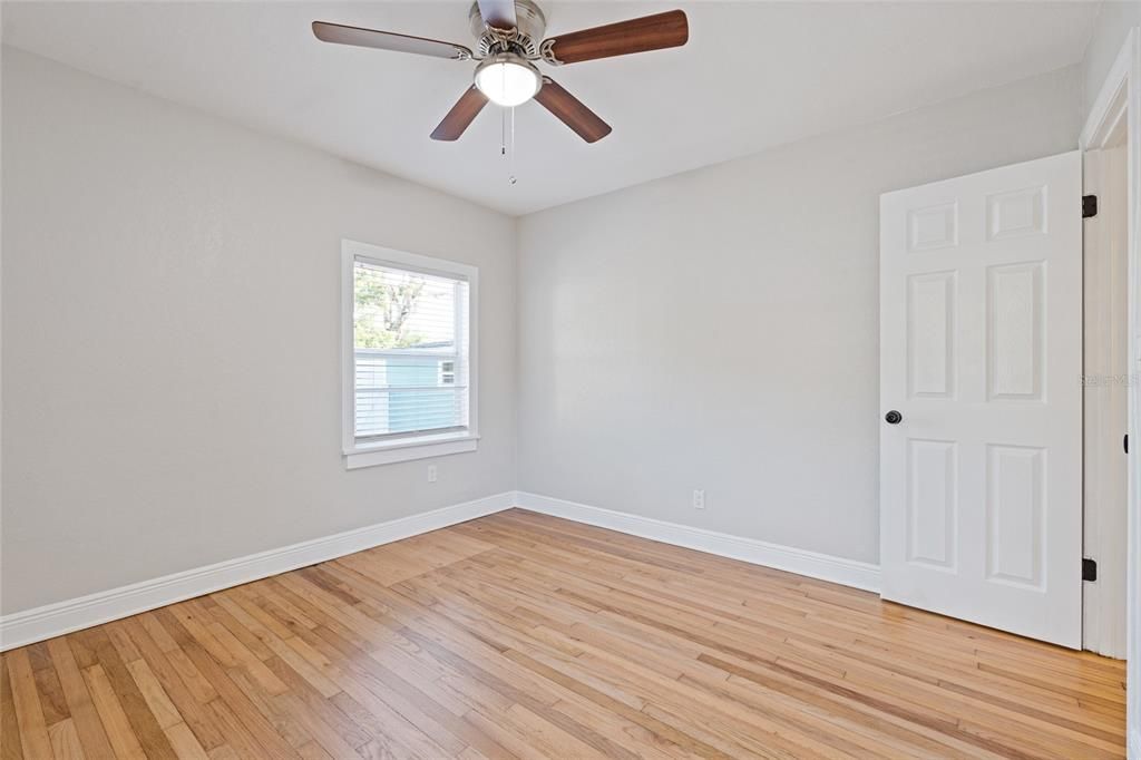 Active With Contract: $459,900 (2 beds, 2 baths, 1394 Square Feet)