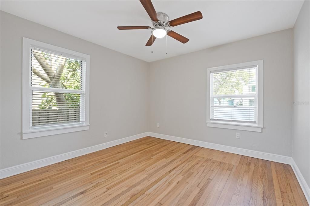 Active With Contract: $459,900 (2 beds, 2 baths, 1394 Square Feet)