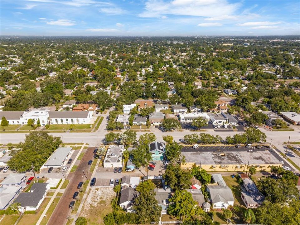 Active With Contract: $459,900 (2 beds, 2 baths, 1394 Square Feet)
