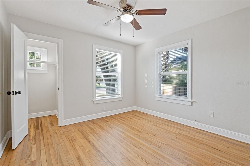 Active With Contract: $459,900 (2 beds, 2 baths, 1394 Square Feet)