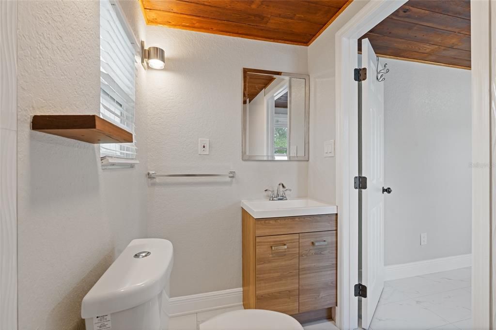 Active With Contract: $459,900 (2 beds, 2 baths, 1394 Square Feet)