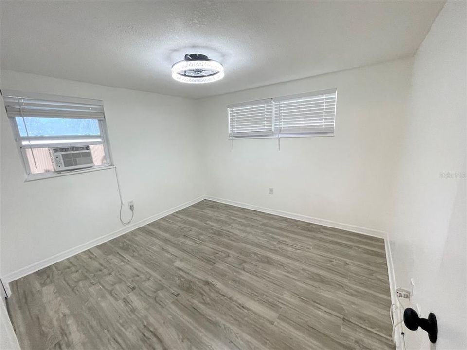 For Rent: $1,750 (3 beds, 1 baths, 864 Square Feet)