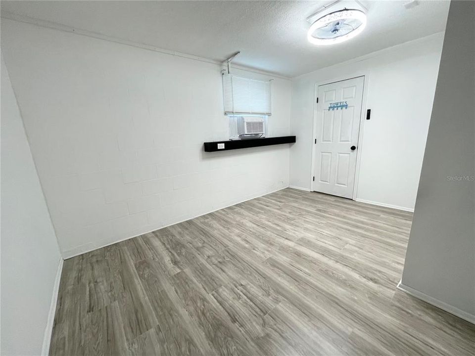 For Rent: $1,750 (3 beds, 1 baths, 864 Square Feet)