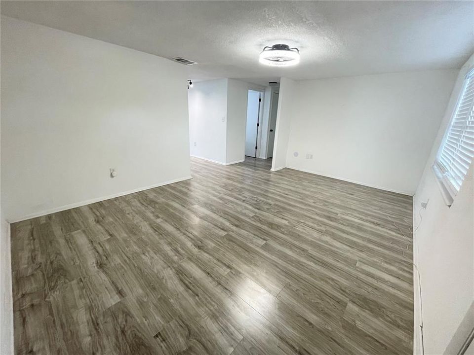 For Rent: $1,750 (3 beds, 1 baths, 864 Square Feet)