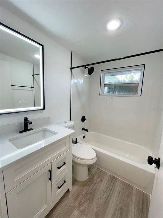 For Rent: $1,750 (3 beds, 1 baths, 864 Square Feet)