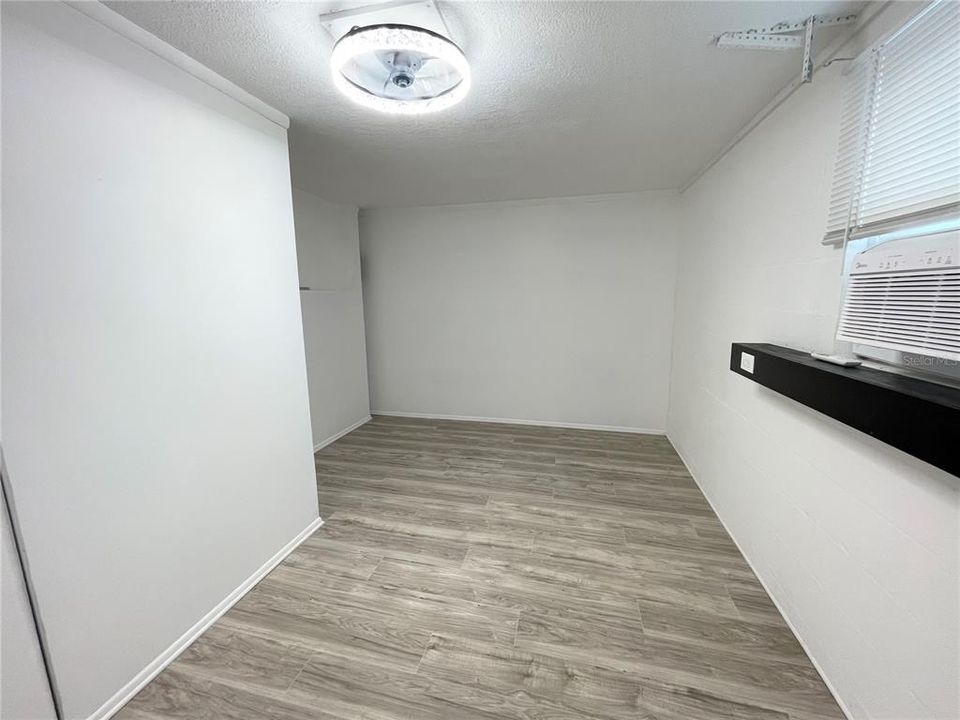 For Rent: $1,750 (3 beds, 1 baths, 864 Square Feet)