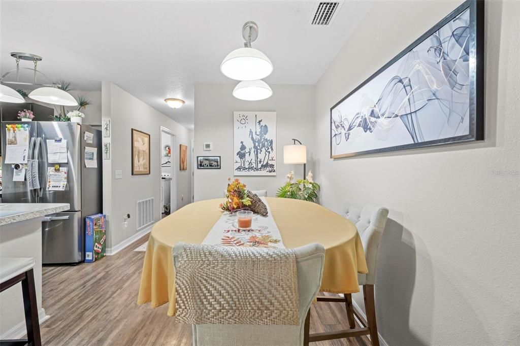 На продажу: $265,000 (2 спален, 2 ванн, 1044 Квадратных фут)