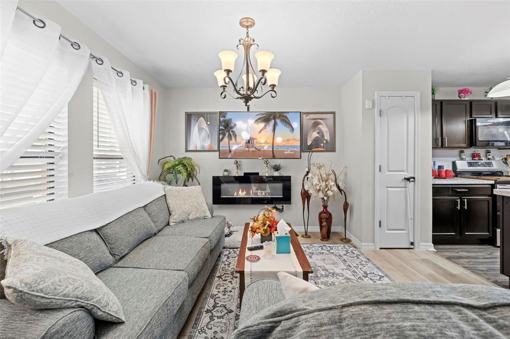 На продажу: $265,000 (2 спален, 2 ванн, 1044 Квадратных фут)