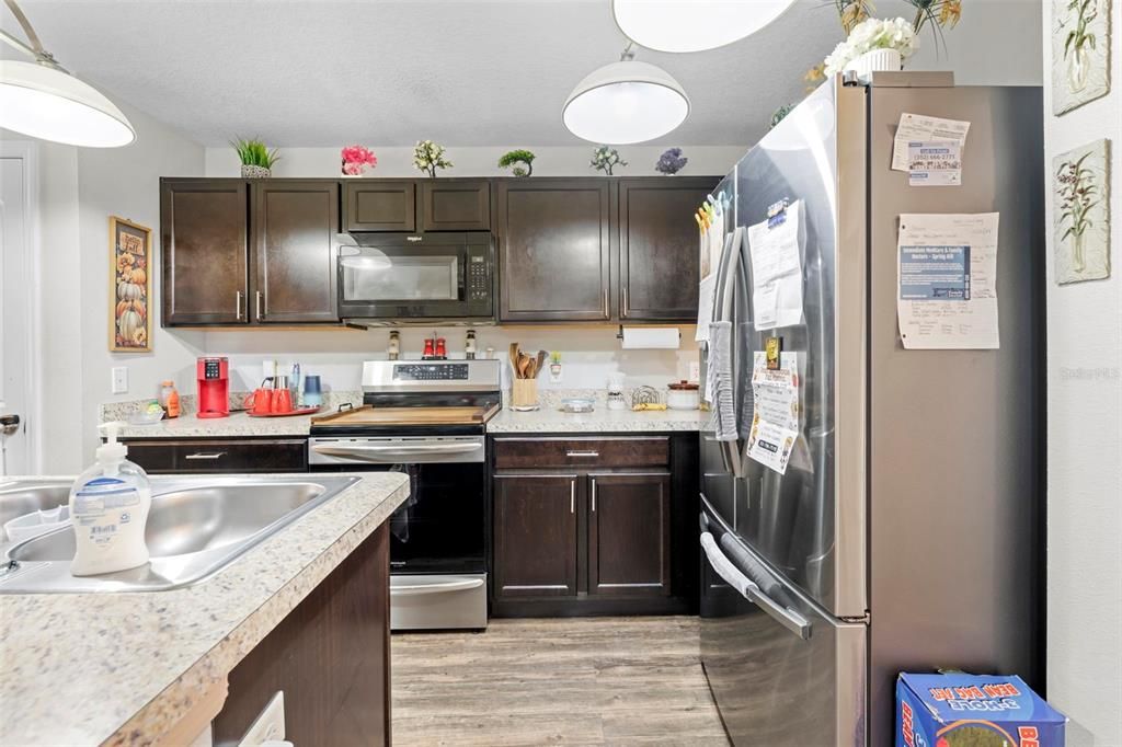 На продажу: $265,000 (2 спален, 2 ванн, 1044 Квадратных фут)