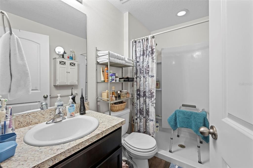 На продажу: $265,000 (2 спален, 2 ванн, 1044 Квадратных фут)