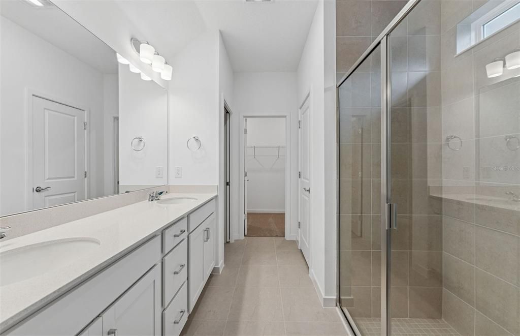 Active With Contract: $484,590 (4 beds, 3 baths, 2894 Square Feet)